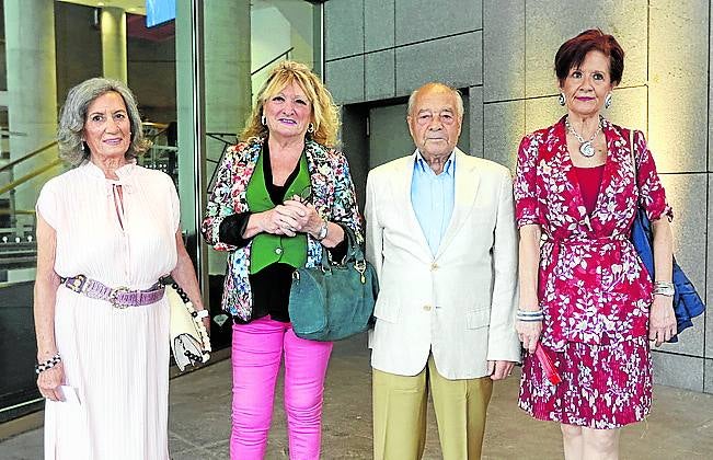 Miren Lauzirika, Begoña Martínez, Jesús Sánchez y María Ángeles Ortube.