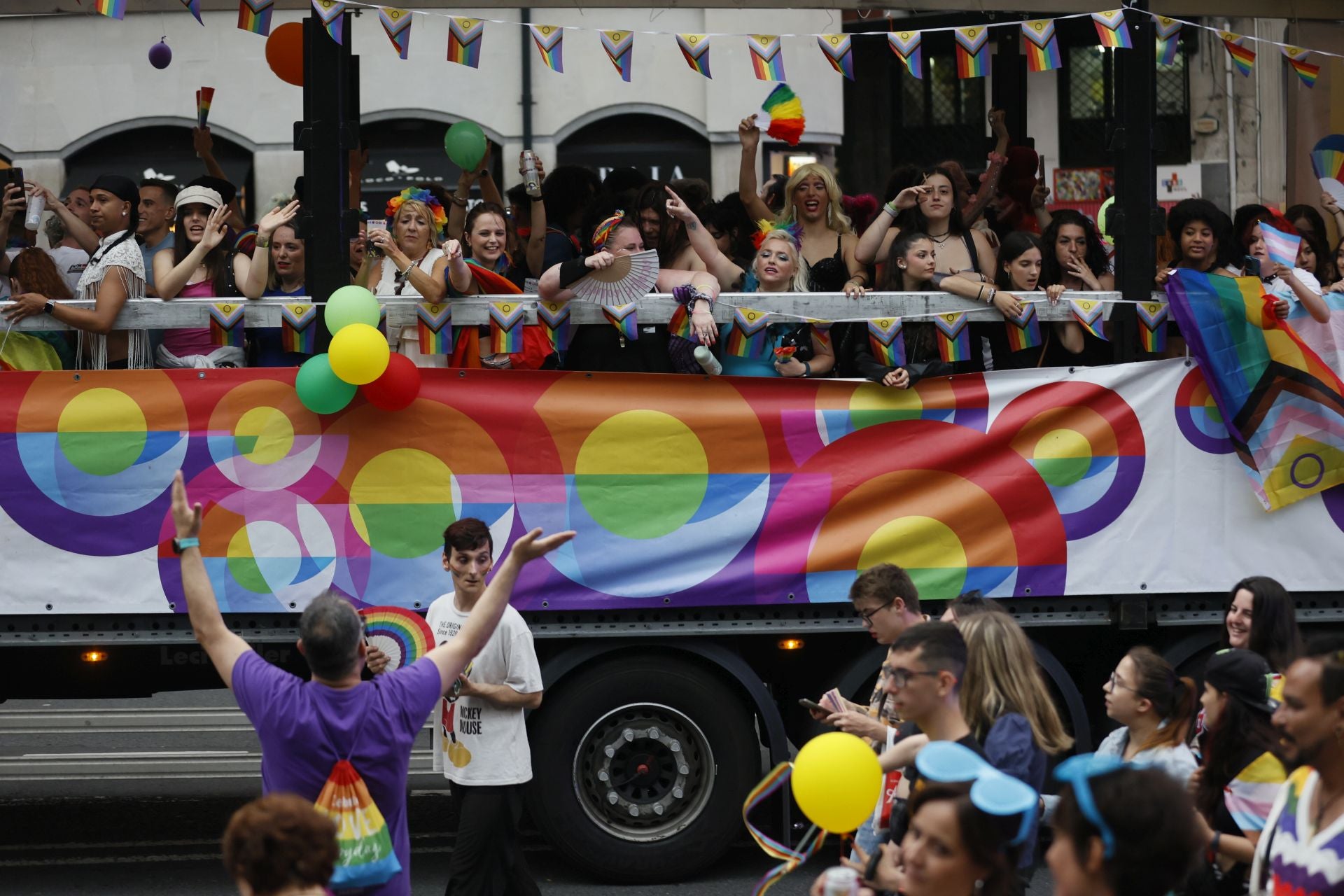 Las mejores imágenes de la marcha del Orgullo en Bilbao