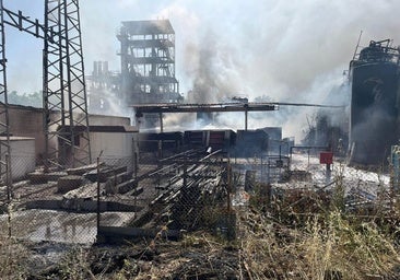 Un enorme incendio consume la fábrica de LEA en Vitoria