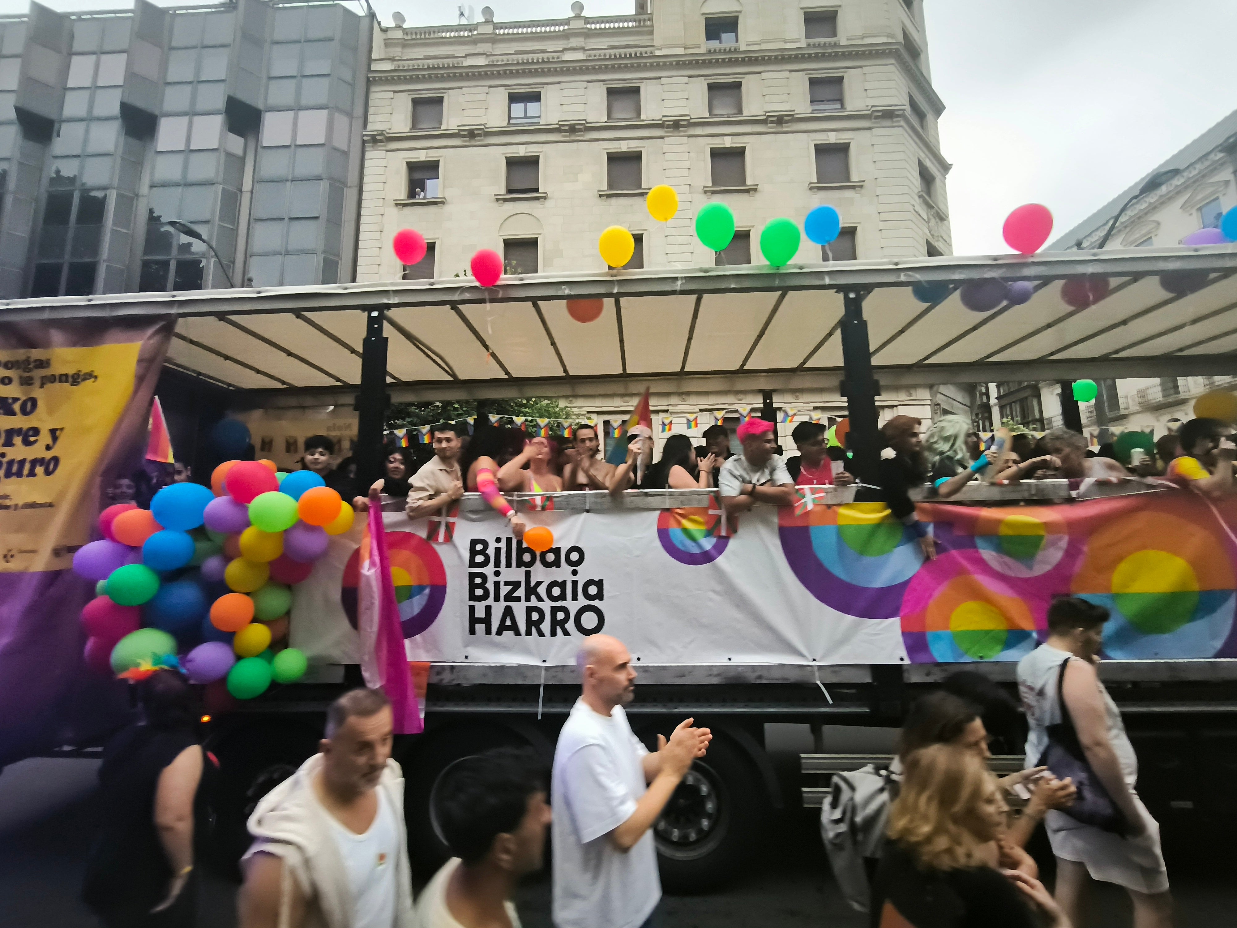 Las mejores imágenes de la marcha del Orgullo en Bilbao