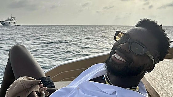 Las vacaciones de lujo de Iñaki Williams y su mujer: de las calas de Ibiza a la Costa Azul