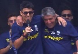 Colombatto, con gafas, en plena celebración.