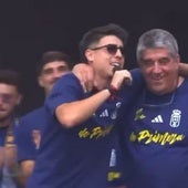 El feo gesto de un futbolista del Real Oviedo con el Mirandés en la fiesta del ascenso: «Que la pongan ahora»