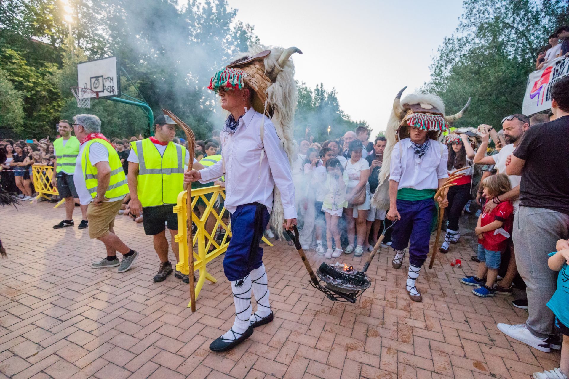 Las imágenes de las hogueras de San Juan en Vitoria
