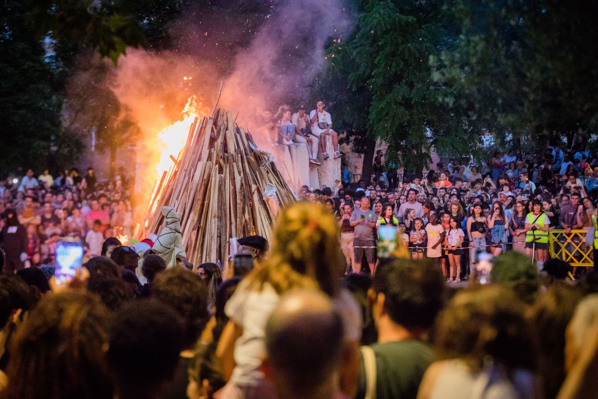 Las imágenes de las hogueras de San Juan en Vitoria