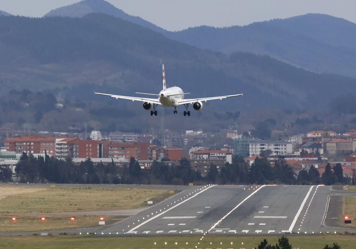 El aeropuerto de Bilbao reforzará en invierno sus vuelos con Praga
