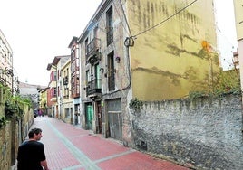 El colectivo apuesta por ir recuperando locales y hacer atractiva la zona para residir.