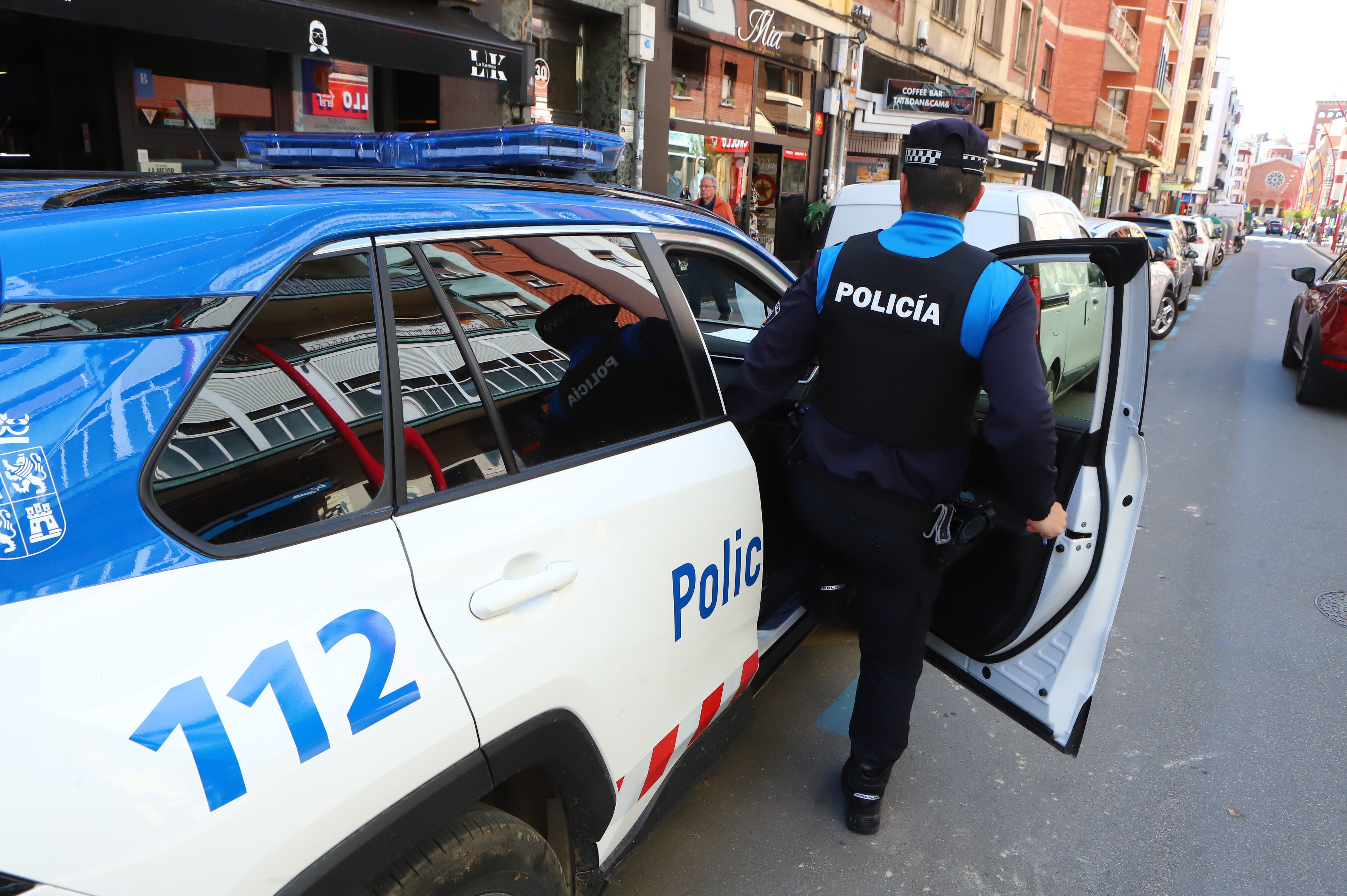 Procedieron con los masajes cardiopulmonares y luego con el desfibrilador.