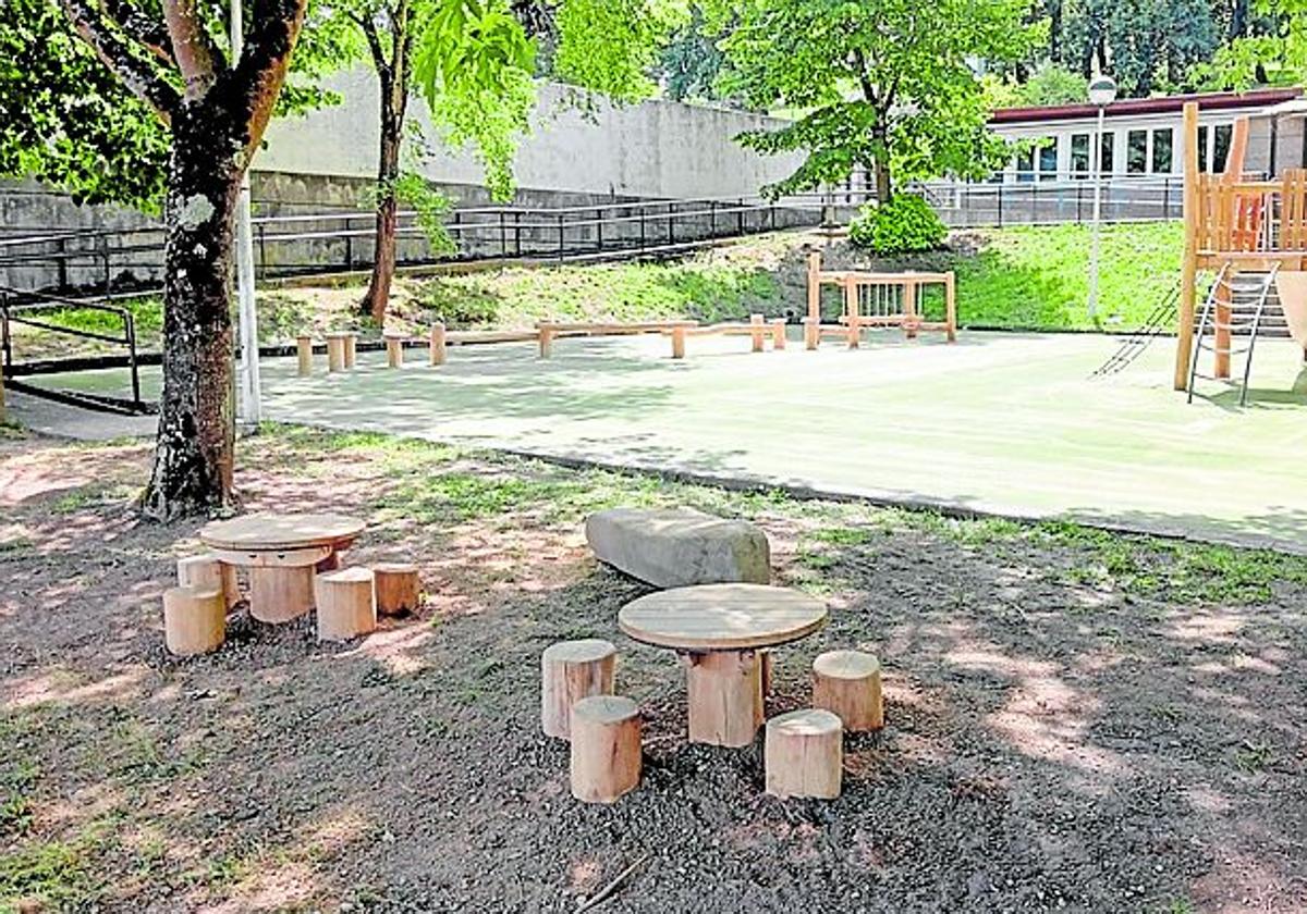 Mejoras en los patios de los colegios de Latiorro y Lamuza en Llodio