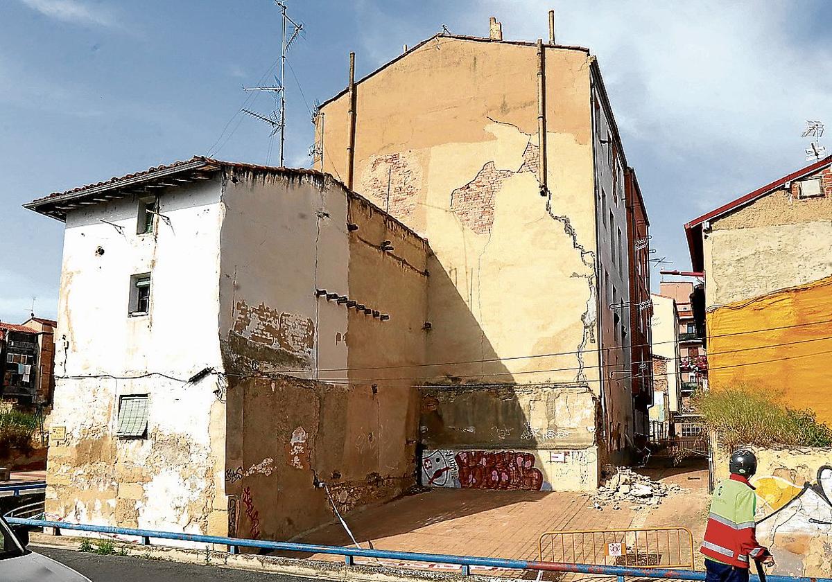 La zona ha tenido que ser acordonada para evitar más riesgos.