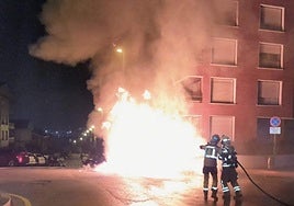 Arden diez contenedores en distintas calles de Getxo durante la noche de San Juan