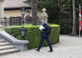Pradales se reunirá con Sánchez el 15 de julio para avanzar en las transferencias pendientes