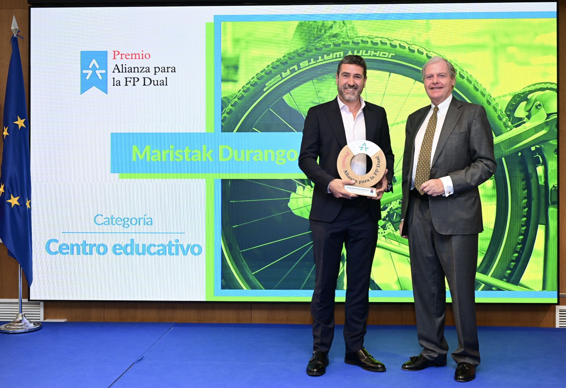 El director de Maristak Ikastetxea, Daniel Irazola, recogió el premio en Madrid.