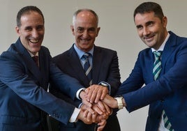 El persidente de Mondragon, Pello Rodríguez, el CEO y presidente de Arteche, Alex Artetxe, y el director general de Ikerlan, Jon Etxebarria.