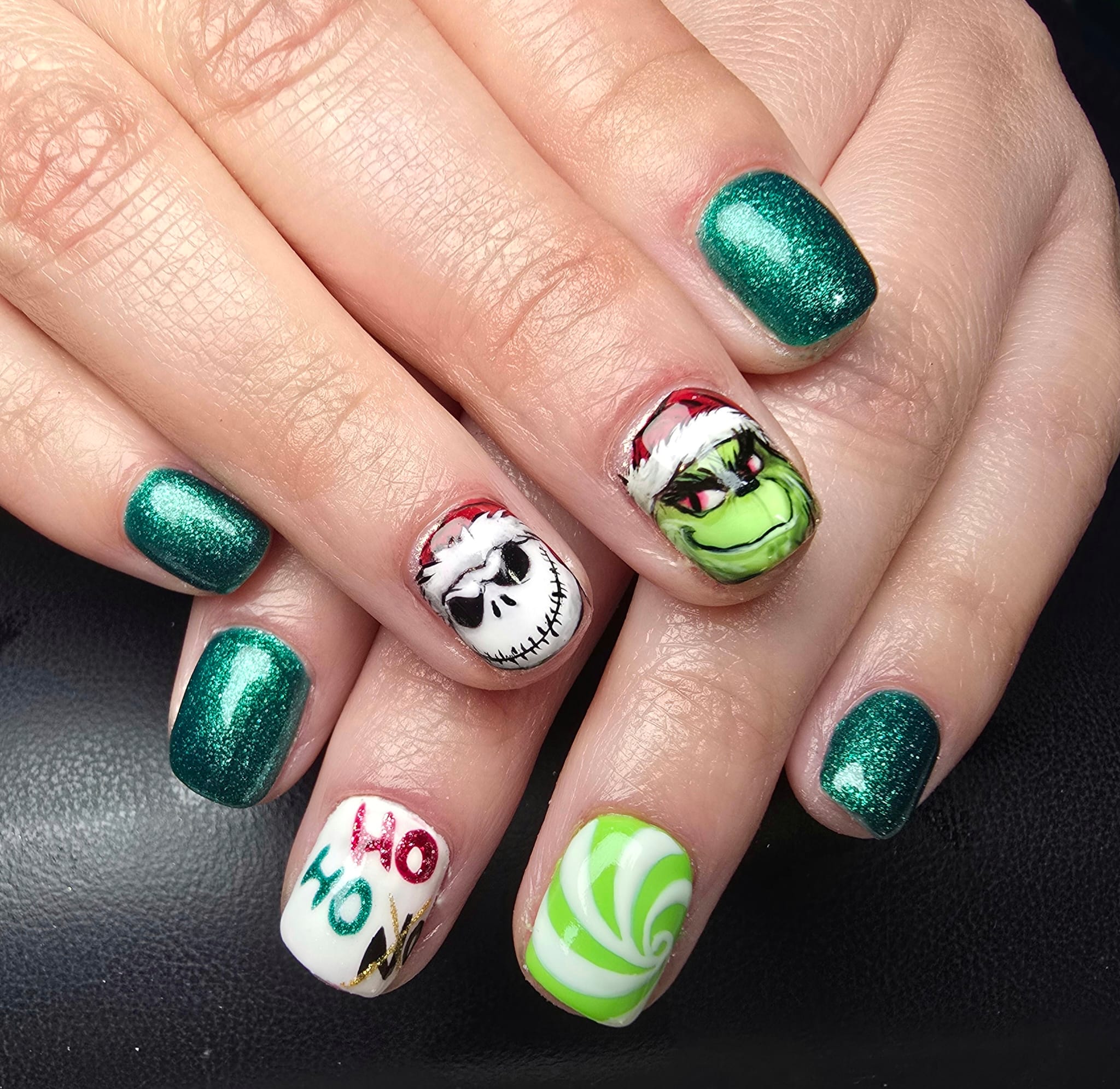 La artista de uñas con lista de espera: Jessy revoluciona Santutxu con sus diseños únicos