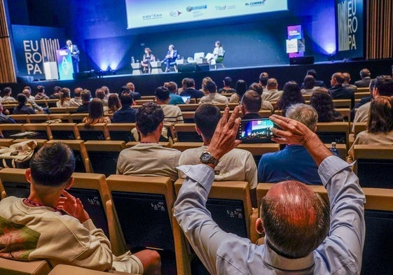 El Auditorio María de Maeztu del Palacio Europa fue el epicentro de la jornada de emprendimiento.