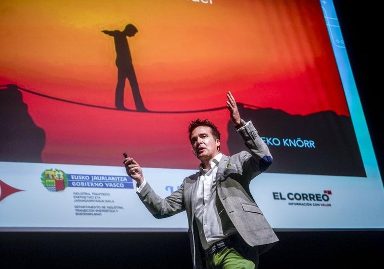 Eneko Knörr, durante su presentación.