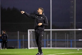 Molo Casas, en un partido con el Alavés B.