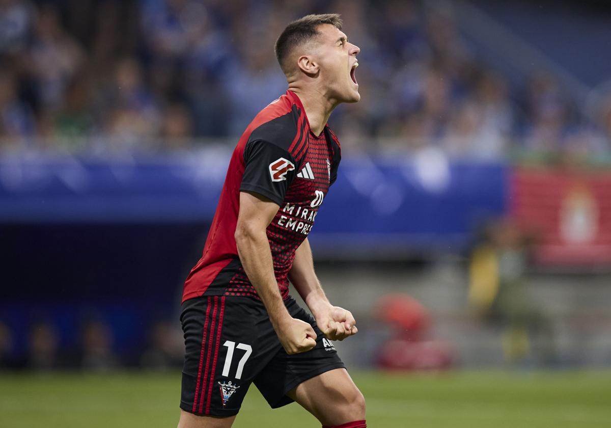El delantero empezará la pretemporada con el primer conjunto bilbaíno.