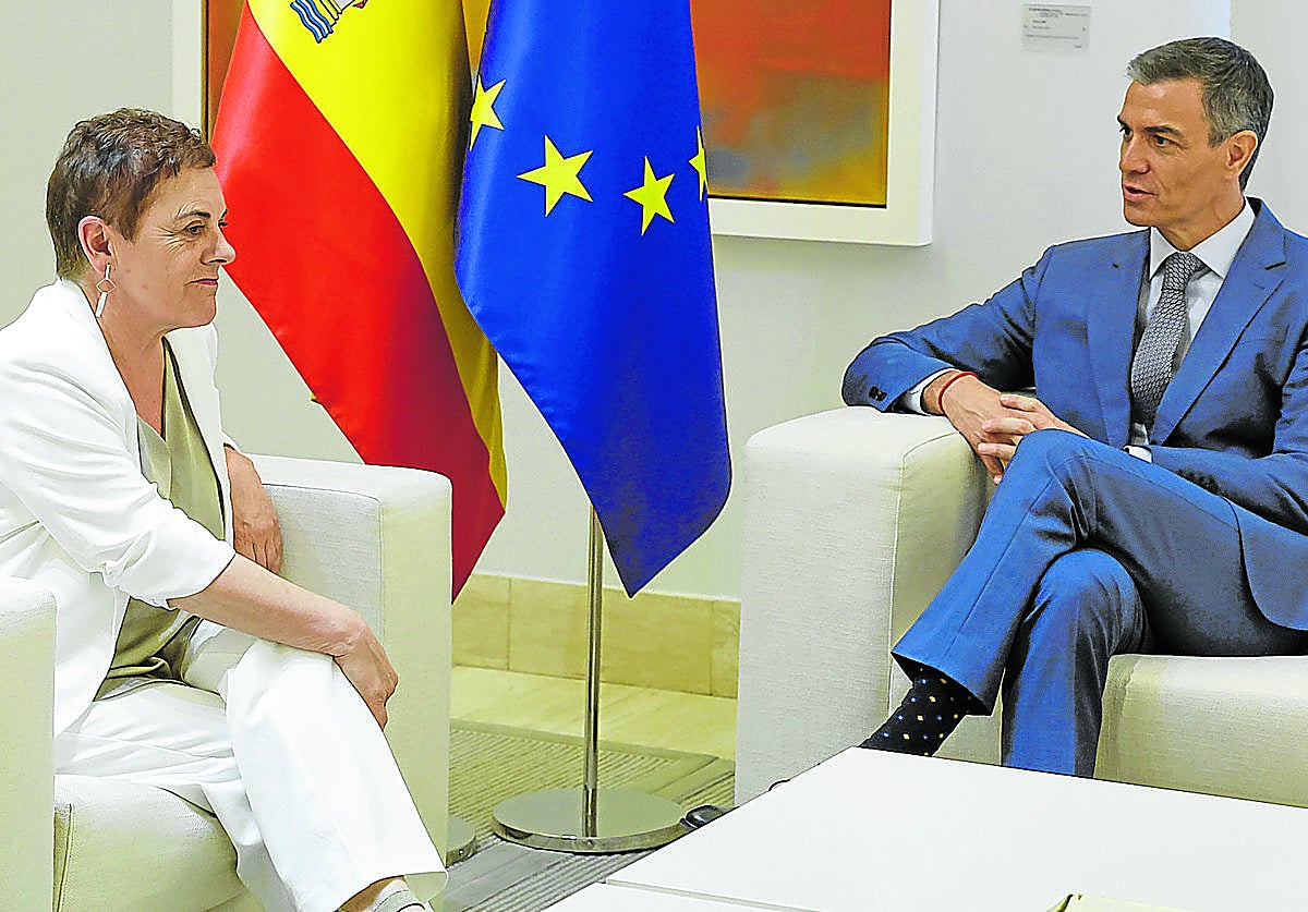 Bildu da oxígeno a Sánchez mientras el PNV busca exprimirle por si hay adelanto electoral