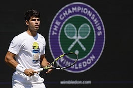Alcaraz ya entrena estos días en Wimbledon.