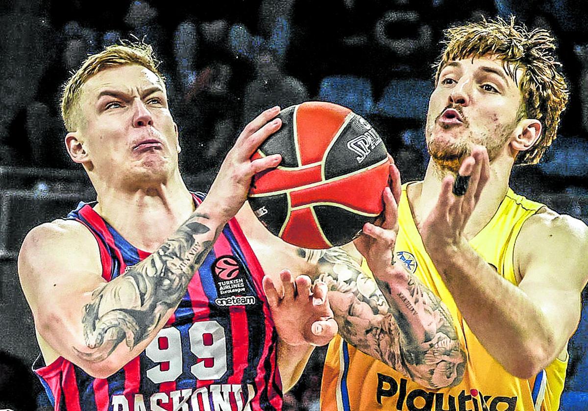 Luka Samanic lucha por la posesión del balón con Roman Sorkin en la última visita del Maccabi a Vitoria.