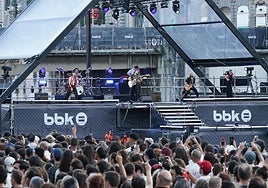 Arde Bogotá, durante la actuación del BBK Ría.