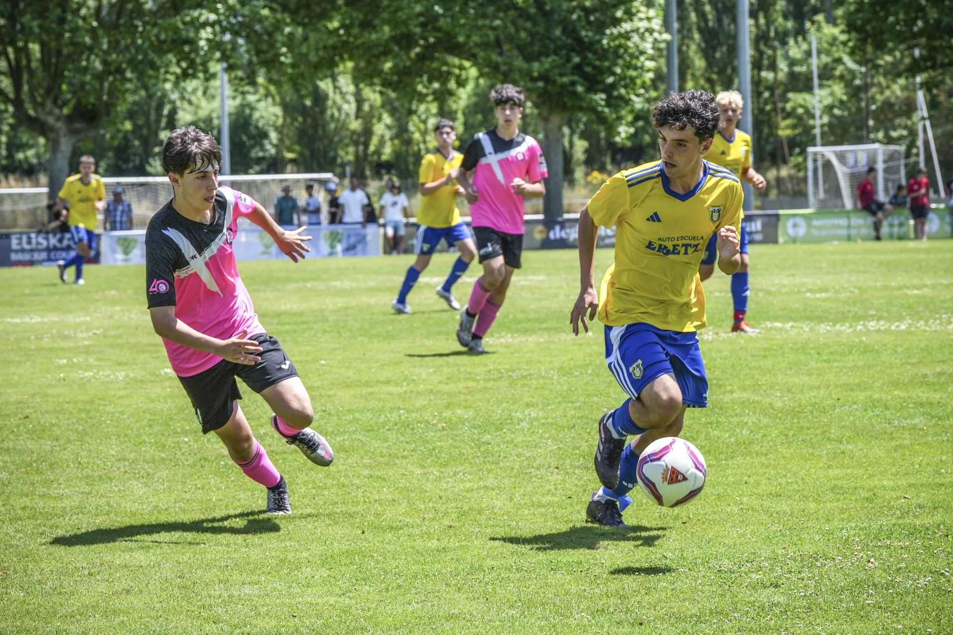 Final juvenil entre el C.D. Lakua Arriaga y el S.F. Trapagarán.