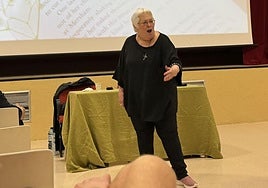 Martínez de Lezea se dirige a los asistentes.