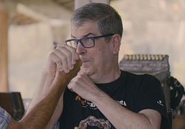 Escena de la serie ´Berpiztu´, con Kepa Junkera en el momento de echar un pulso.