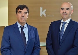 El presidente de Kutxabank, Antón Arriola, y el CEO, Eduardo Ruiz de Gordejuela.