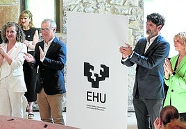 De izquierda a derecha, Juana Goizueta, Joxerramon Bengoetxea, Mikel Chillida y Estitxu Garai.