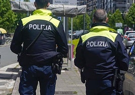 Detenido por intentar robar dos cadenas del cuello en Vitoria