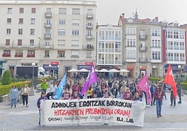 Concentración de los sindicatos en la plaza de la Provincia.
