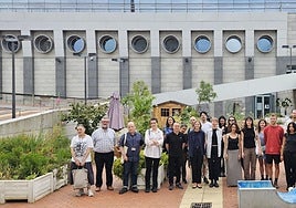 Tutores y artistas que participan en el programa JAI-Instituo de Prácticas Artísticas que se desarrolla entre Vitoria y Donostia.