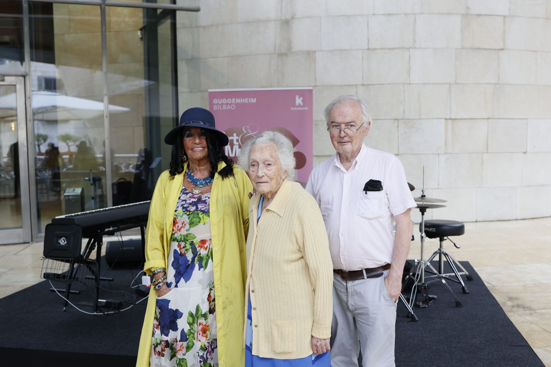 Carmen Galdeano, María Mercedes Laucirica y Federico Madariaga.