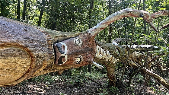 Un 'museo' mágico de tallas de madera en Artxanda