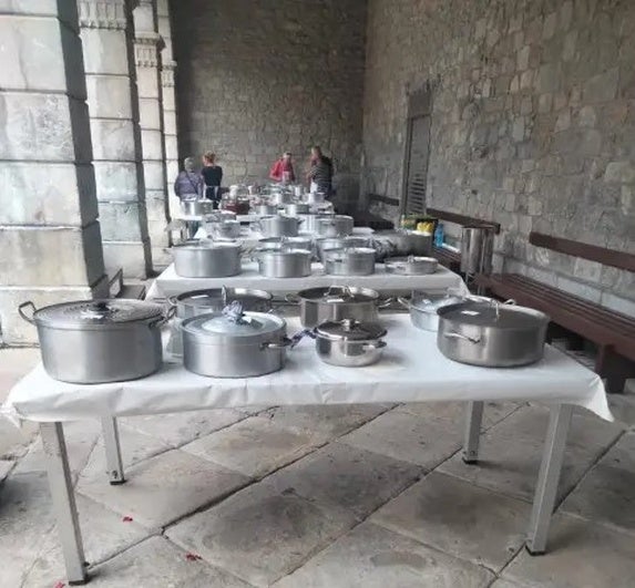 Cazuelas presentadas en un acertamen anterior de las fiestas de Mundaka.