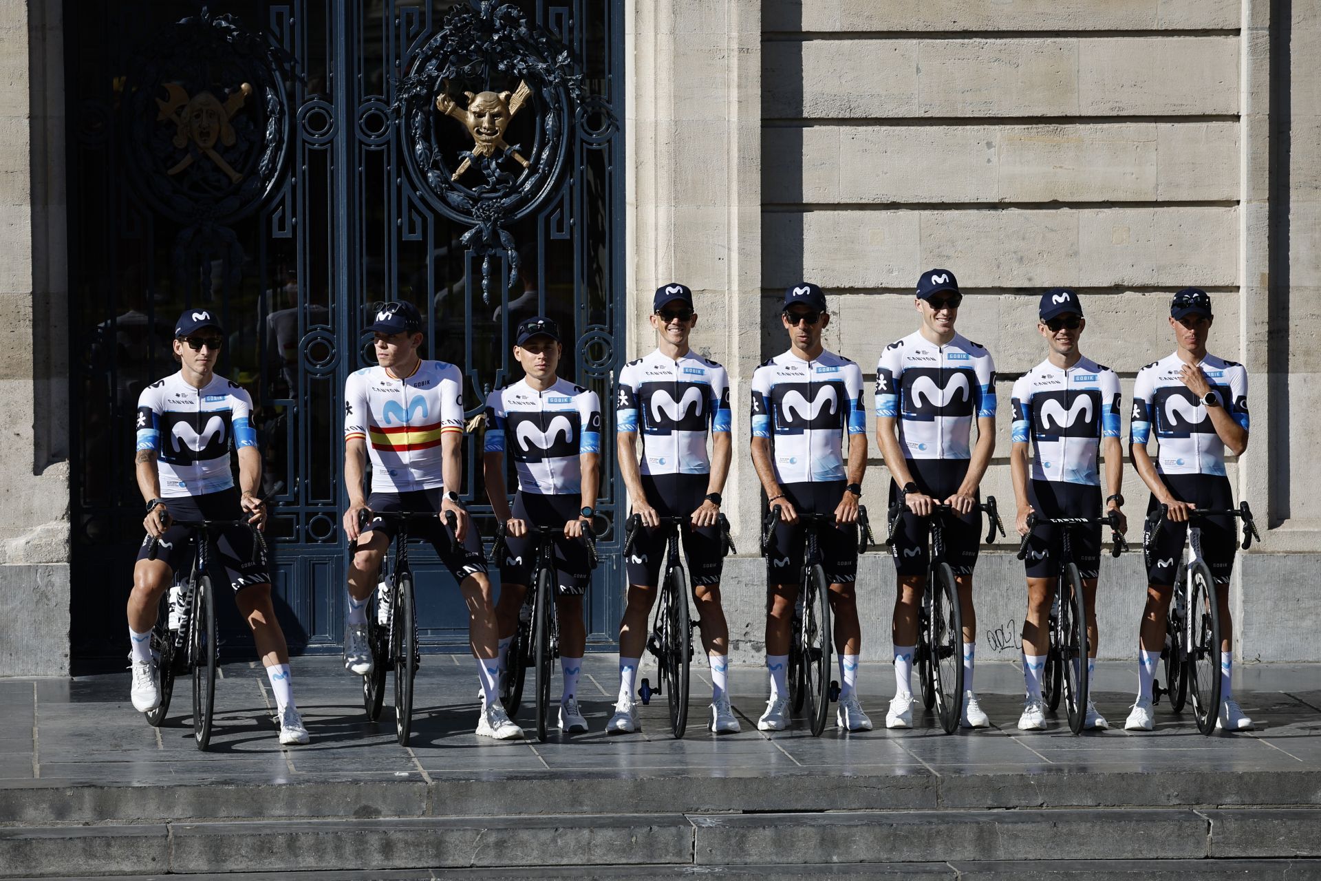 El Movistar, este jueves en la presentación de los equipos de la ronda gala en Lille.