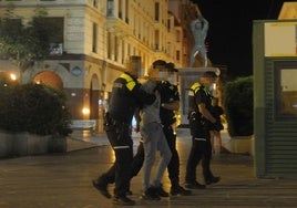 Imagen de archivo de una actuación policial en el centro de Barakaldo.