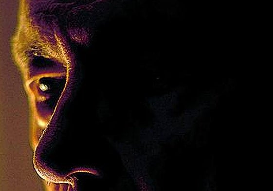 Reescribe antiguos poemas con una nueva mirada.