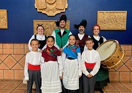 Los componentes de Arte Galega Elena Roo, Guillermo Pena, José Fernández, Laura Pena; Mateo Pereira, Nahia Amado, Aitane Amado y Jesús Pereira.