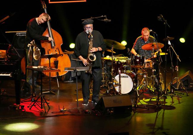 Lovano y la sección rítmica polaca, formada por Kurkiewicz y Kiskiewicz.