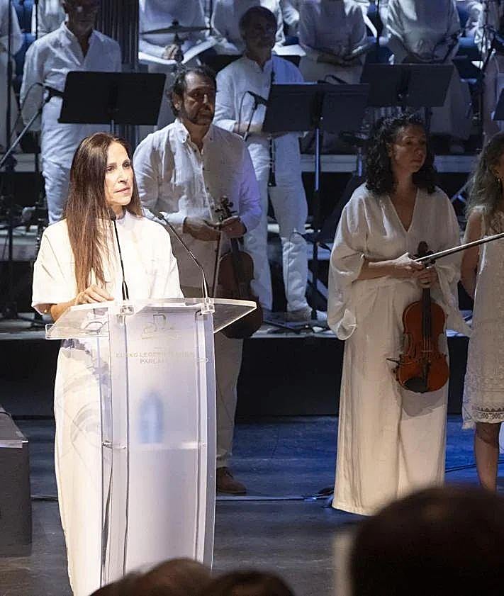 Imagen secundaria 2 - Pradales y Tejeria presiden el concierto homenaje al 45 aniversario del Parlamento Vasco