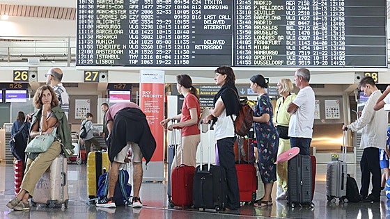 Las 5 claves «que debes saber» sobre el nuevo vuelo Bilbao-Praga, según un experto en viajes
