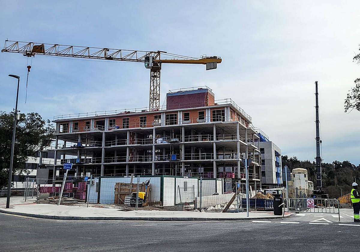 Etxebizitza berriaren eraikipena, Berangon.