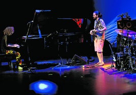 La banda L.A.B. Trio, durante su actuación