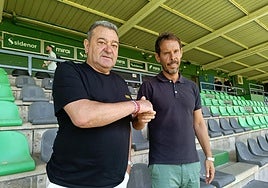 Carlos Pouso, director deportivo, y Aitor Calle, entrenador, en su presentación en el Sestao River.