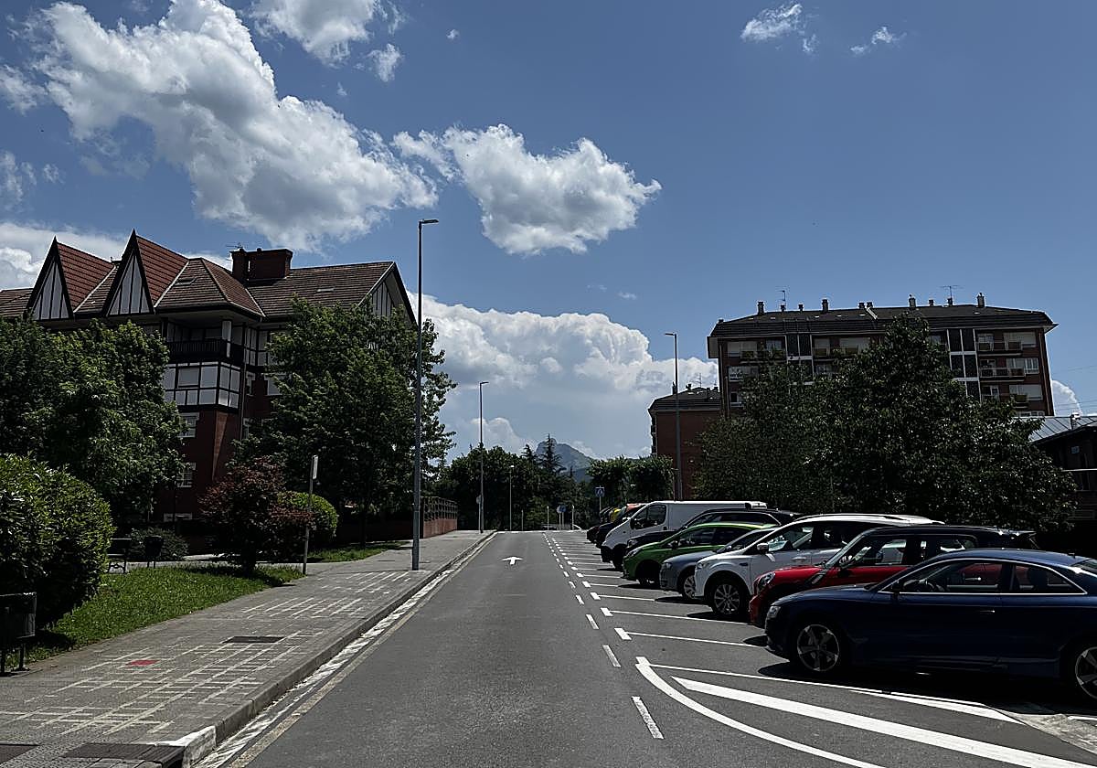 Antes de ejecutar la obra, se mantuvieron varias reuniones con vecinos a fin de presentar las diferentes opciones y recoger propuestas.