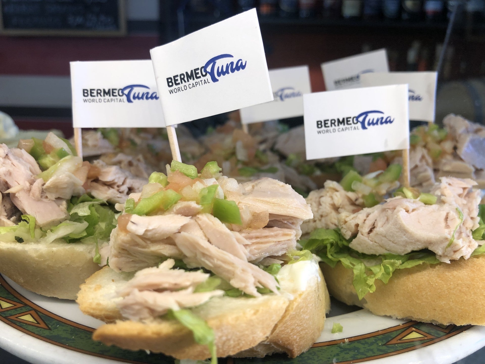 Pintxos elaborados con bonito del norte como ingrediente principal en una edición anterior del 'Bermeo Tuna Pintxo Tour'.